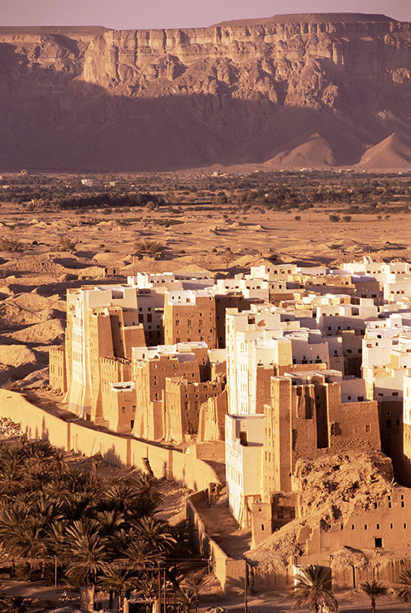 人呼んで 砂漠のマンハッタン イエメンに現れる高層建築都市 今日の絶景