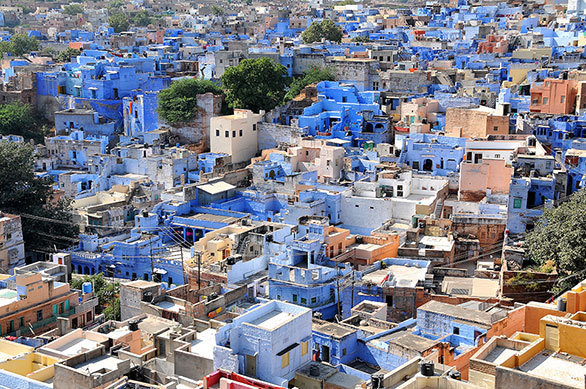 青一色に彩られたインドの街は まるで砂漠の中のオアシス 今日の絶景