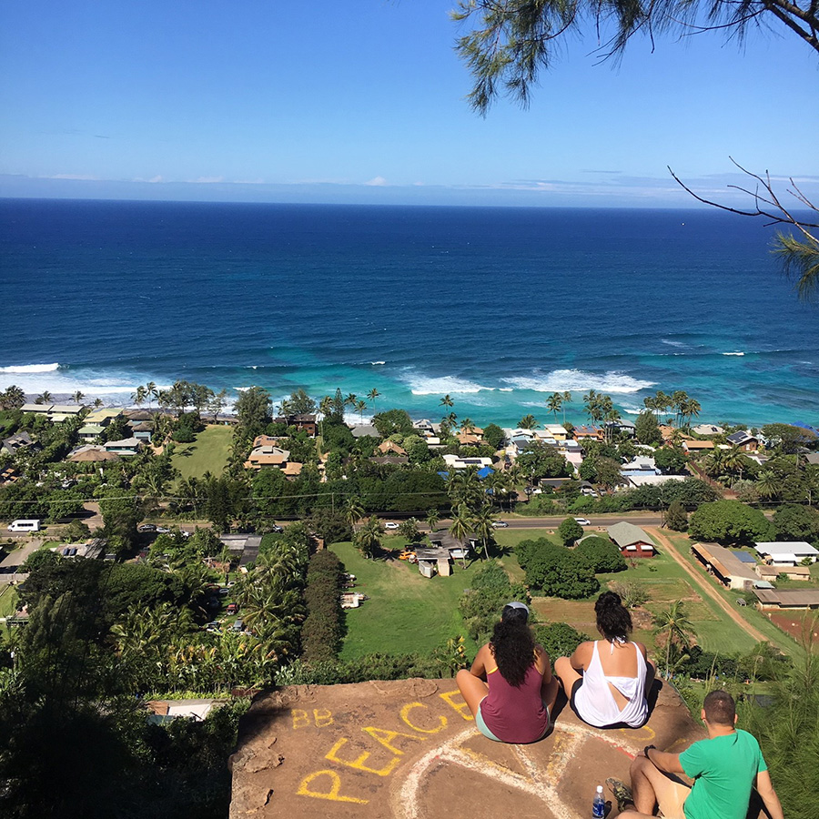 ハワイならではの壮大な絶景が広がる ピルボックス ハイキング へgo 工藤まやのおもてなしハワイ