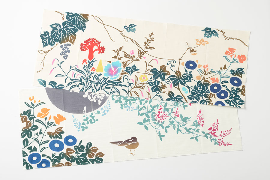 ［東京国立博物館］酒井抱一の美しい《四季花鳥図巻》を手ぬぐいにデザイン。上から：「手ぬぐい 四季花鳥 鶏頭」「手ぬぐい 四季花鳥 萩」各1,430円。