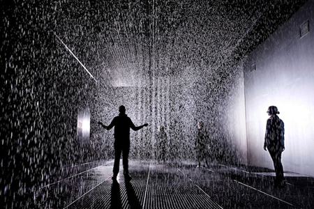 2ページ目 土砂降りの雨のなかで自分だけが濡れない レイン ルーム 気になる世界の街角から