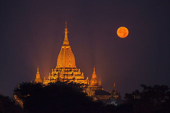 ミャンマー屈指の美を誇る仏塔と 満月が織り成す至高のマリアージュ 今日の絶景