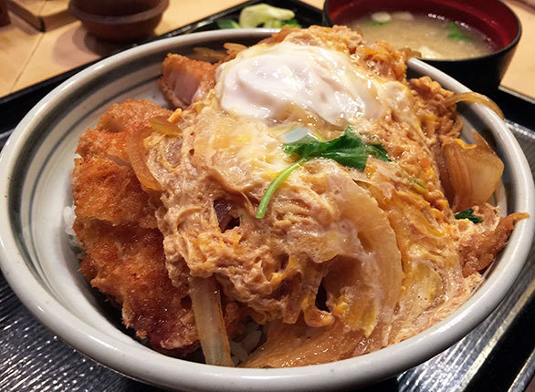 サクサク トロトロで二度美味しい とんかつ鈴新 の かけかつ丼 やっぱり肉が好き