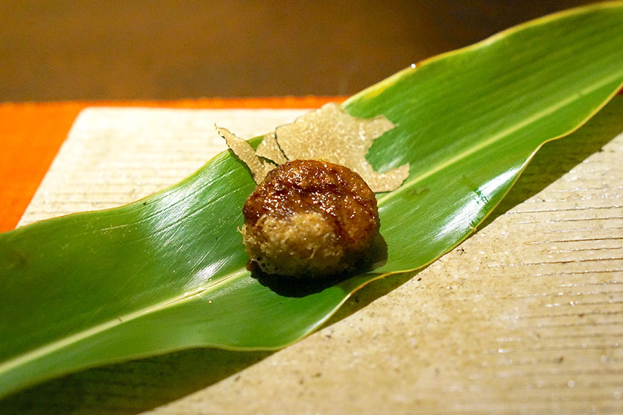 「星のや竹富島」で時間を忘れ  エビを中心とした美食に舌鼓を打つ