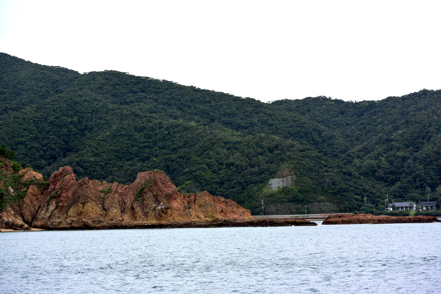 波もなく穏やかな鹿児島の 瀬戸内 ストーリーに満ちた加計呂麻島を歩く 古関千恵子の世界極楽ビーチ百景