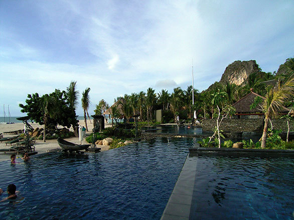 3ページ目 大人の隠れ家ランカウイ島は 自然美あふれる 地質の世界遺産 古関千恵子の世界極楽ビーチ百景