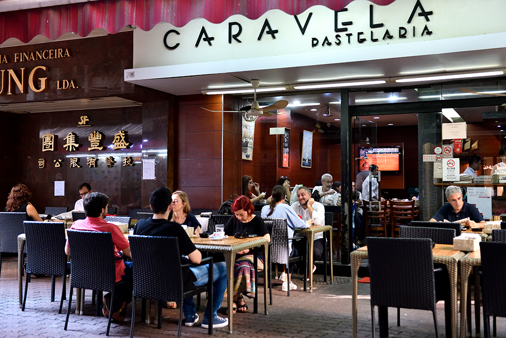 本場マカオでエッグタルト 現地ポルトガル人も集うカフェ 大航海時代のポルトガル風味 マカオで完成された料理 スイーツ