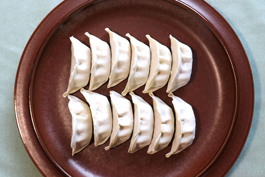 噂の東スポ餃子も 話題の冷凍餃子を4種食べ比べ 餃子大好き編集部員感動の逸品は エディターズアクト 写真 11枚目