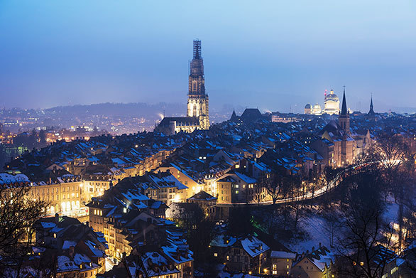 スイスの首都に残る中世の街並みは 15世紀の大火をきっかけに生まれた 今日の絶景