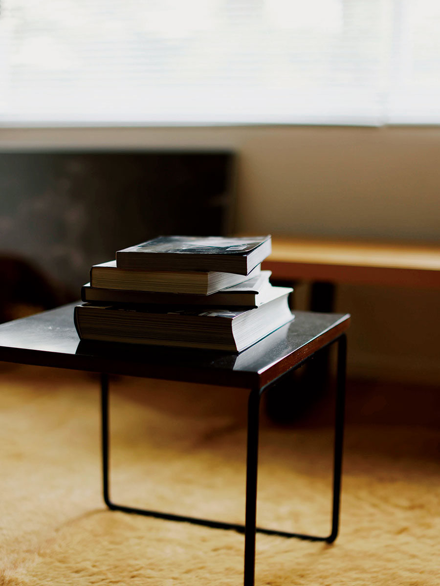 12人の本好きが選ぶ愛読書 ふとした時に何度読み返しただろう 心の拠りどころになってくれた本10冊 私が心を揺り動かされた本