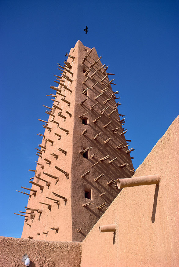 サハラ砂漠に囲まれた古都に聳える まるでサボテンみたいなモスク 今日の絶景