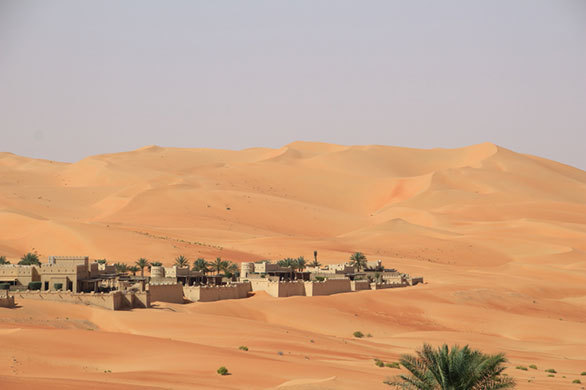 アラビアの砂漠に抱かれたリゾートで ラクダに親しみ至福のスパを堪能する たかせ藍沙のファーストクラスで世界一周