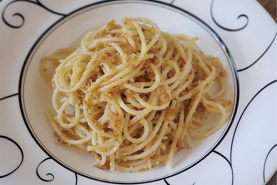 超シンプルなシチリア郷土料理レシピ アンチョビとパン粉の絶品パスタ 簡単なのに味は抜群 イタリア マンマの愛情レシピ