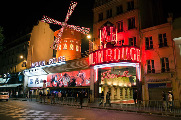 絢爛たるムーラン ルージュでパリのナイトライフを満喫 今日の絶景
