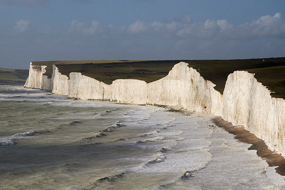 消えてしまう前に見ておきたい イギリス海峡に面した白い絶壁 今日の絶景