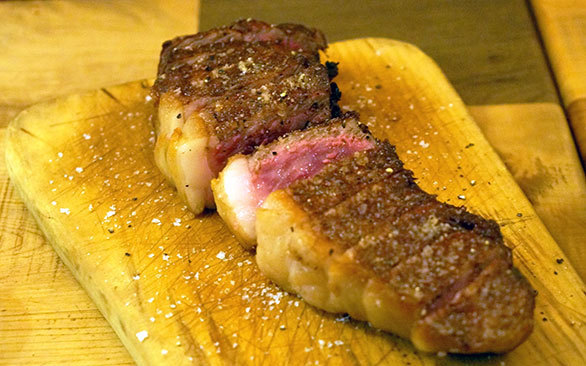 京都で最高のステーキを食べる悦楽 Le 14e で稀代の焼き師の腕に酔う一夜 マッキー牧元の いい旅には必ずうまいものあり