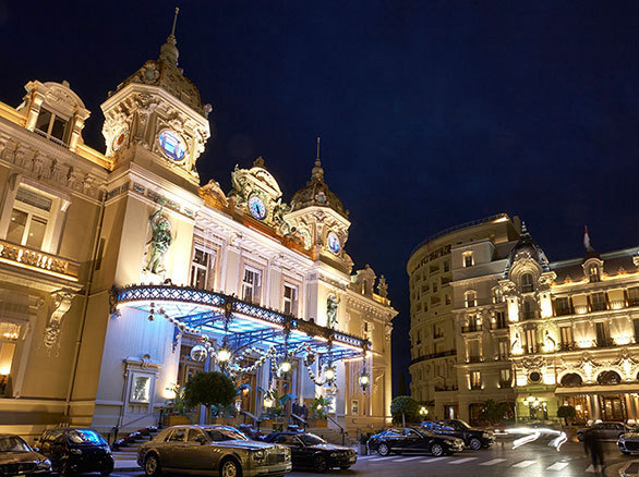 モナコの誇るリュクスなカジノには 世界中のセレブがお忍びで足を運ぶ 今日の絶景