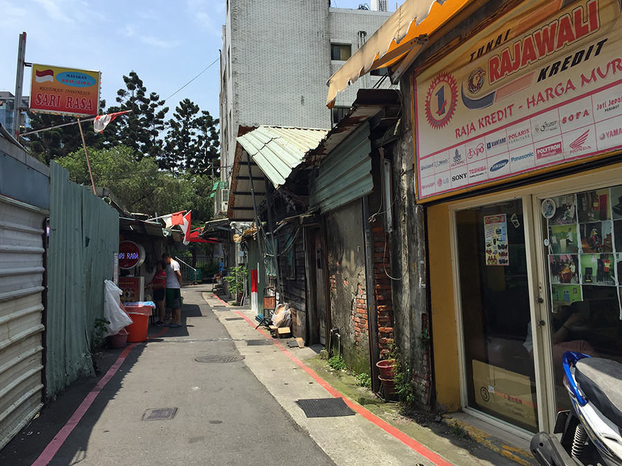 台北 繁華街の路地裏に異国を発見 コーディネーターが穴場エリアをナビ 台湾ぶらぶら食べ歩き
