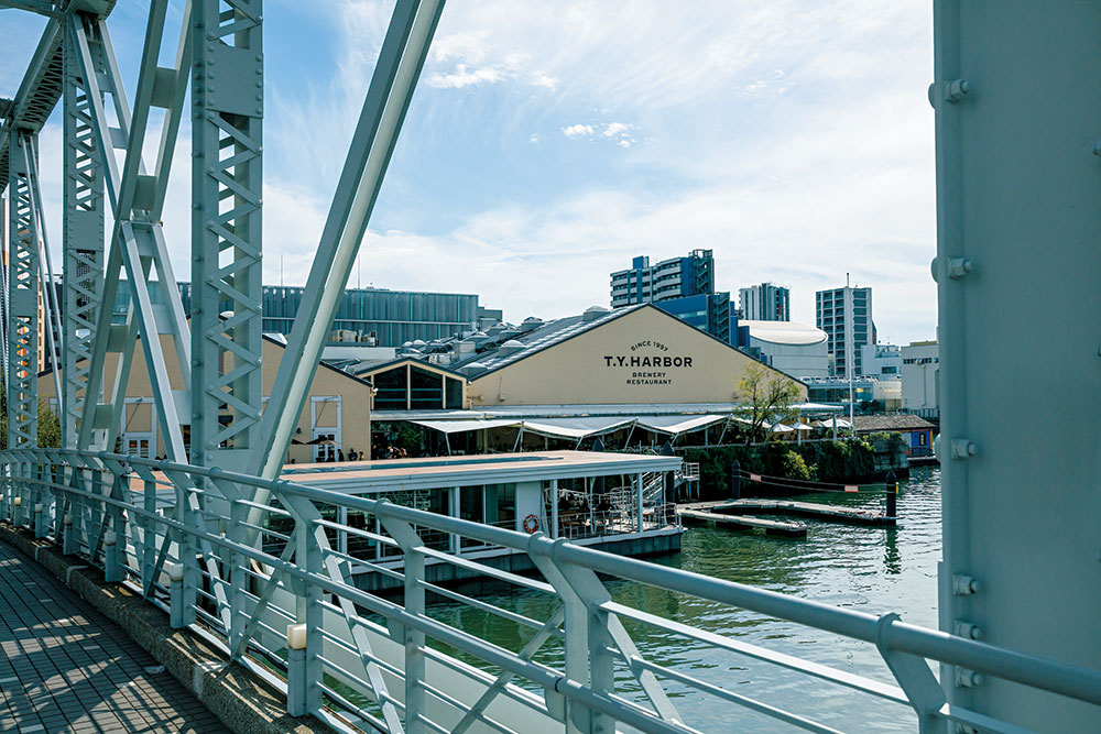 天王洲の水上ラウンジで乾杯 T Y Harbor で潮風ランチ 東京を旅する