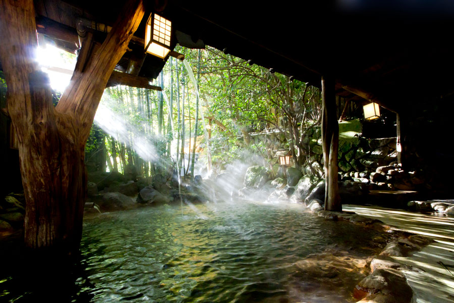 熊本の黒川で1万円台の旅館 13もお風呂がある温泉キングダムです 1万円台の素敵な温泉宿満足度0パーセント