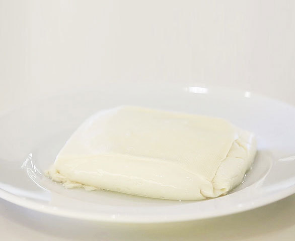 豆腐を素早く水切りしたいなら 電子レンジで加熱して 料理を楽に おいしくする クックパッドの裏ワザ動画