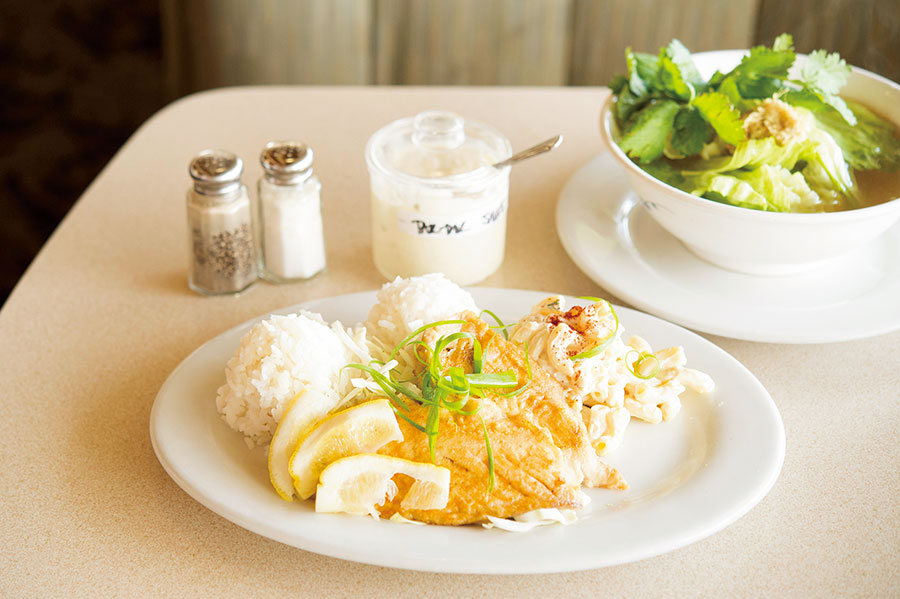 ハワイの名店 アサヒグリル の２号店 カム ボウル レストラン で定食を 地元で長く愛される ハワイのローカル食堂4軒