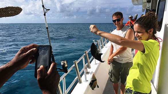 ハワイは海に囲まれた お魚天国 フィッシング 市場で魚三昧を満喫 Bs12 ハワイに恋して スタッフ厳選 とっておきでディープな 目利きハワイ