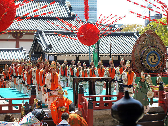 四天王寺聖霊会舞楽大法要 兼好法師も愛した浪速の舞楽 尼さん日本画家 中田文花と遊ぶ古都風物詩