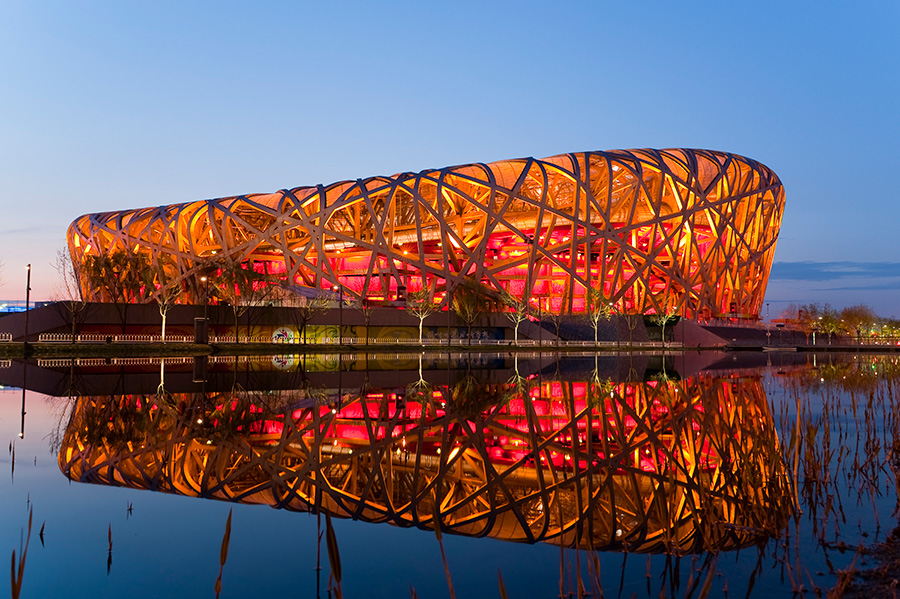 北京五輪のメイン会場として使われた 巨大スタジアムの通称は 鳥の巣 今日の絶景