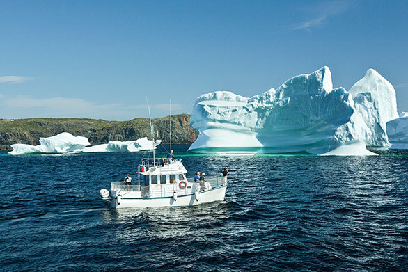 タイタニック号が沈没した場所は 今や絶好の氷山鑑賞ポイントに 今日の絶景