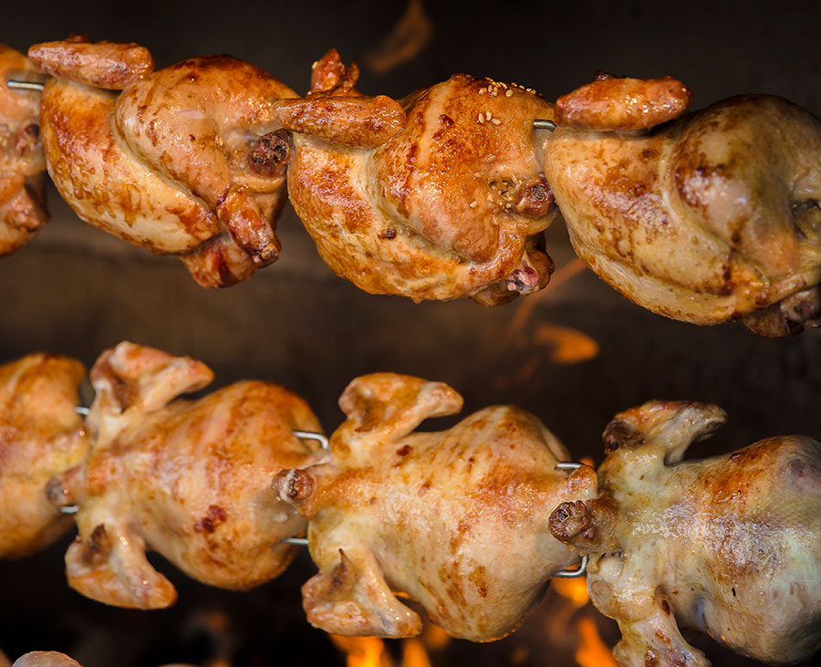 ナツメやもち米を詰めた鶏の丸焼きは 行列覚悟で味わいたいソウル名物 鶏丸ごと料理 トンタク ソウルの名店best6