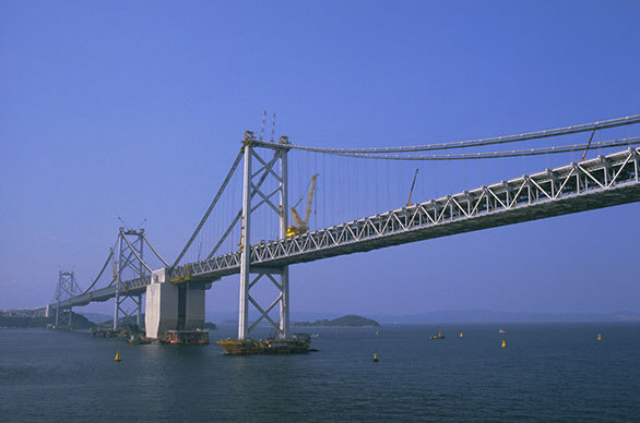 提唱からおよそ100年後に誕生した 本州と四国とを結ぶ悲願の大橋 今日の絶景