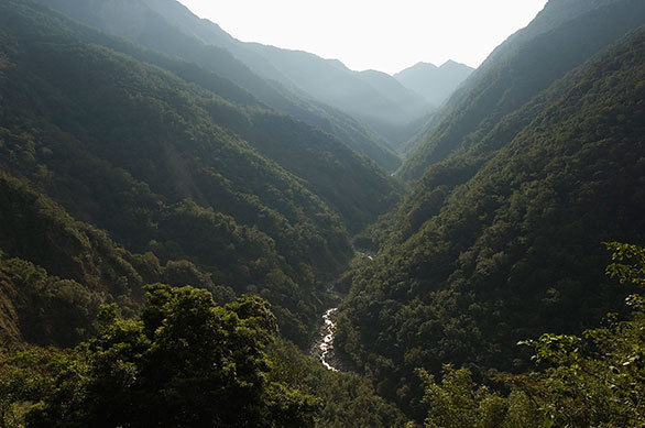 かつては 日本一高い山 とされた 台湾の中心に聳える東アジア最高峰 今日の絶景
