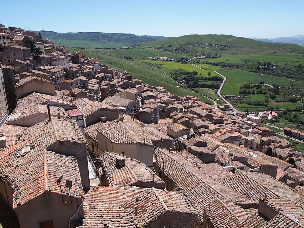 イタリアの最も美しい村 シチリア島ガンジーを知ってる 気になる世界の街角から