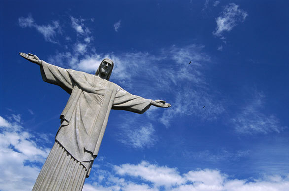 ワールドカップの熱闘を見守るリオデジャネイロのキリスト像 今日の絶景