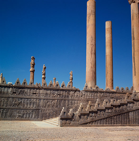 廃墟となった今も壮麗さが伝わる アケメネス朝ペルシアの都 今日の絶景